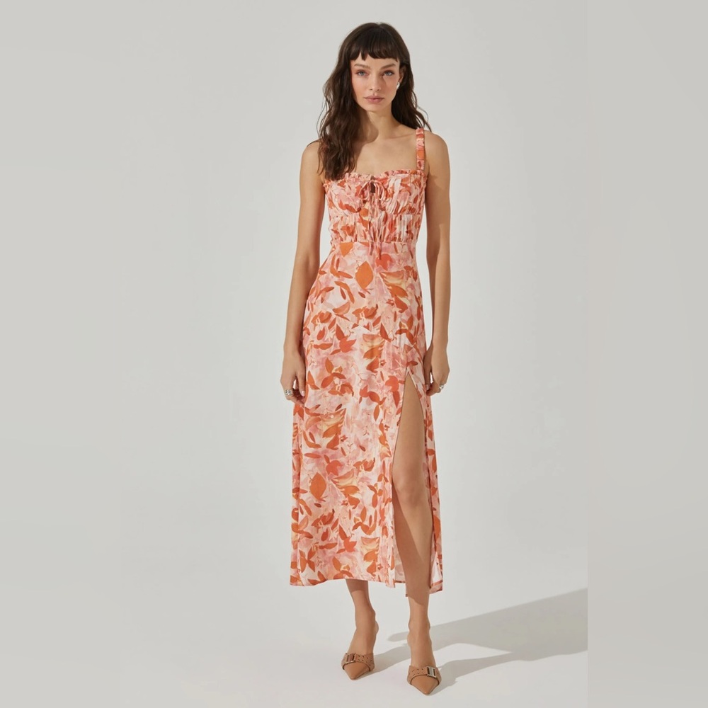 LIKE NEW ASTR the Label Elsie Floral Midi Dress in Coral Peach Floral (Size XS)